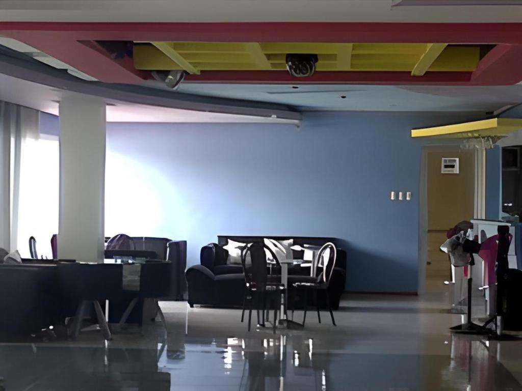 Regal Plaza Hotel Nabua Esterno foto
