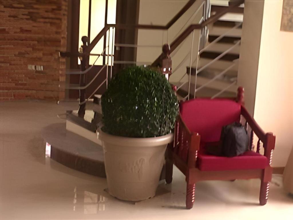 Regal Plaza Hotel Nabua Esterno foto