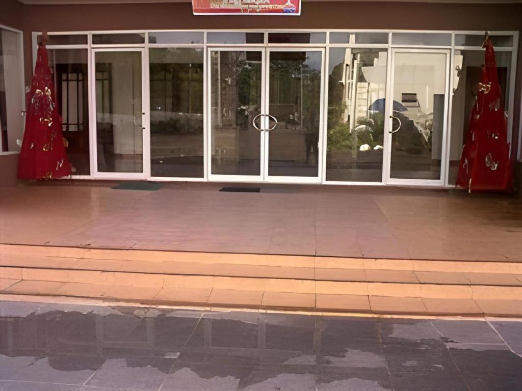 Regal Plaza Hotel Nabua Esterno foto