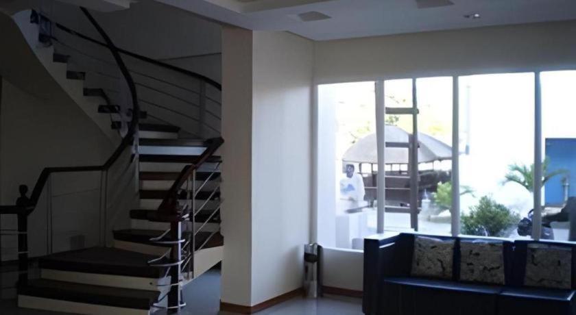 Regal Plaza Hotel Nabua Esterno foto